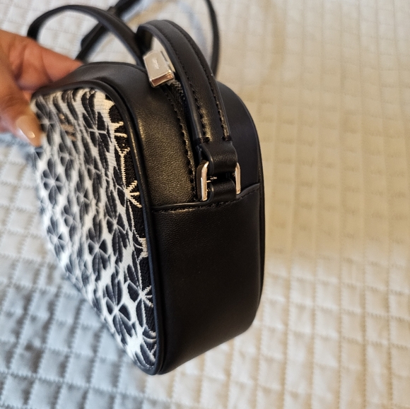 Kate Spade Jacquard Flower Small Camera Bag Crossbody - Picture 8 of 8